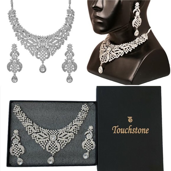 Touchstone Indian Bollywood Crystal Necklace Earrings Set - Picture 3 of 17